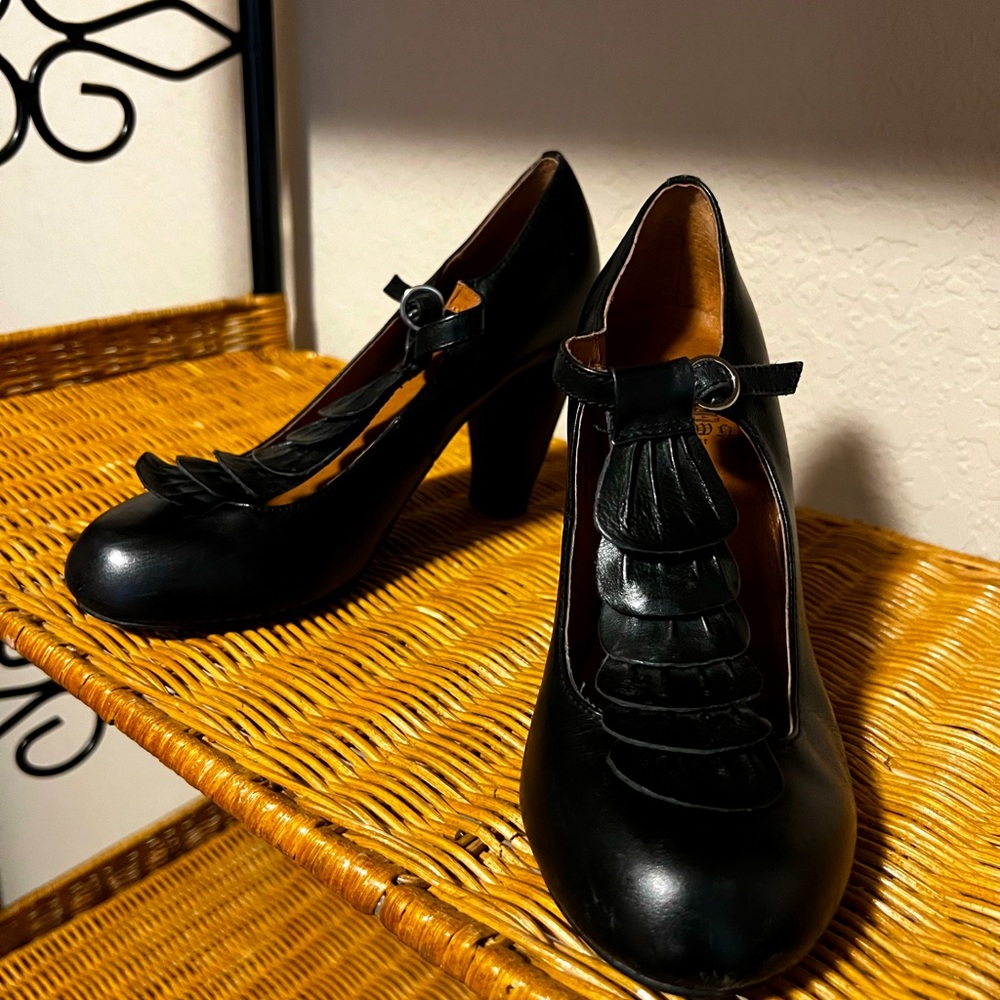 Black retro block heels